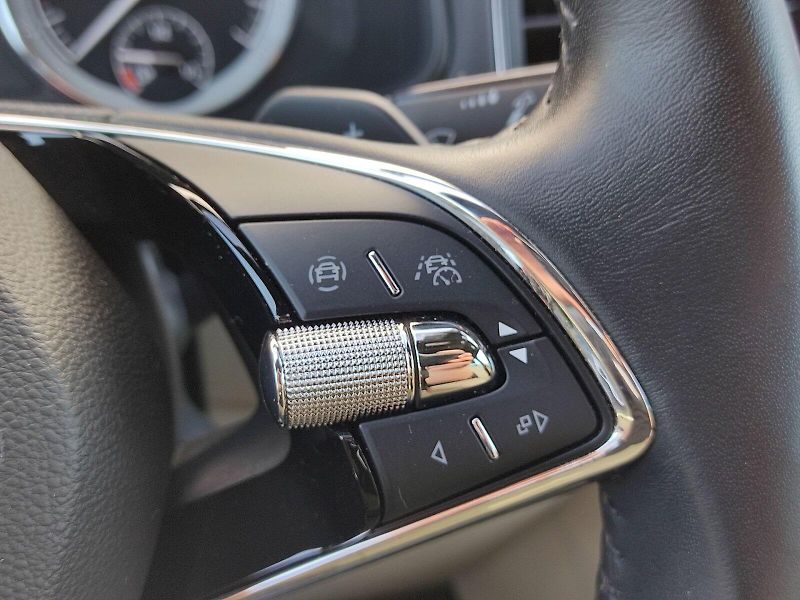 Škoda Karoq (2021) Style Comfort 2,0 Tdi 110 Kw 4 - fotka 33 z 39
