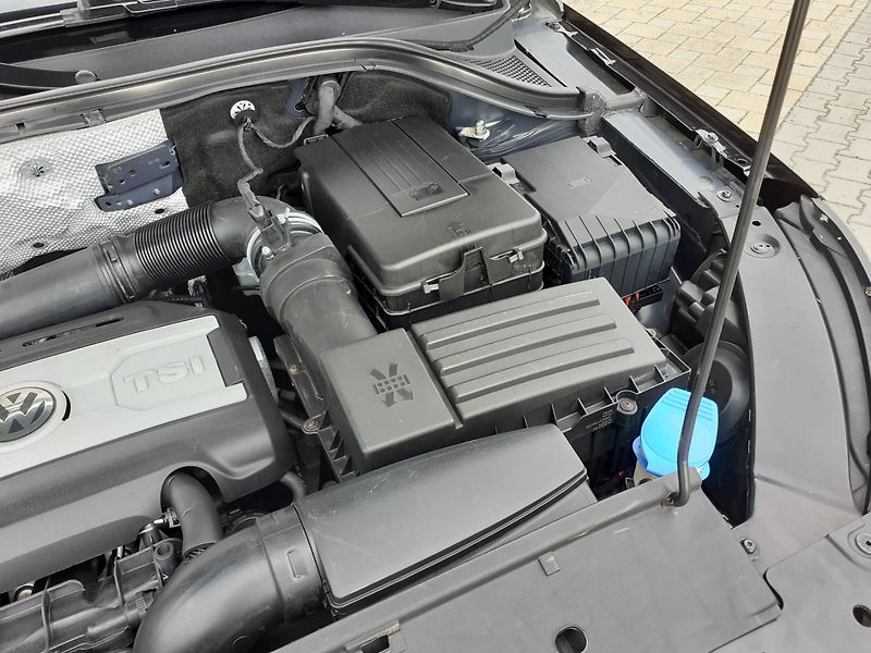 Volkswagen Tiguan (2010) 2.0 TSi R-Line 4x4 - fotka 27 z 34