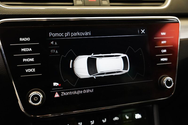 Škoda Superb - fotka 19 z 28