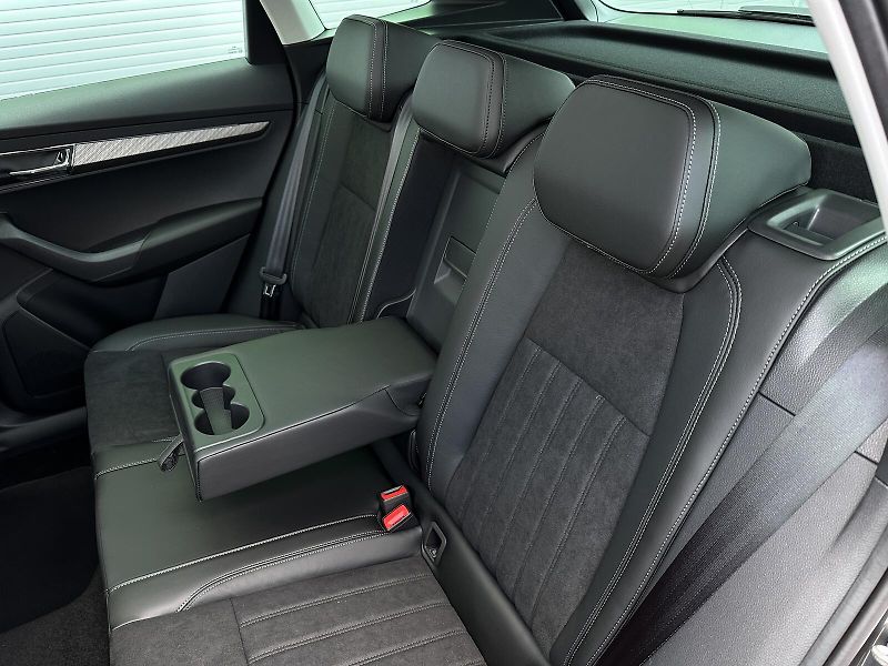 Škoda Karoq 1.5TSi DSG 150PS Matrix-LED V. - fotka 41 z 49