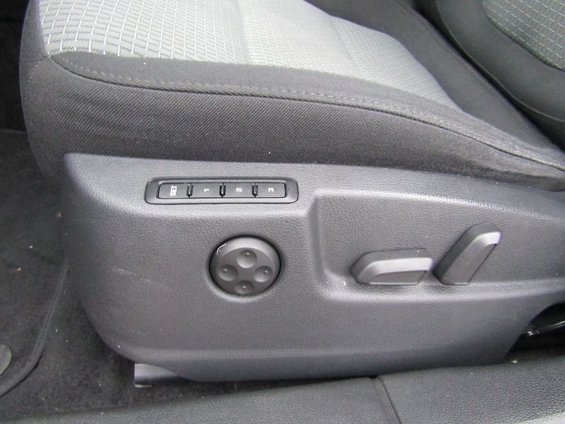 Škoda Superb (2011) 1.6 TDI 77kW - fotka 20 z 45