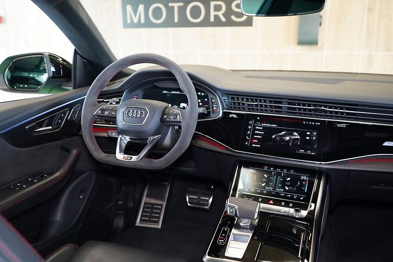 Audi RS Q8 Exclusive, Karbon brzdy, Pano - fotka 49 z 50