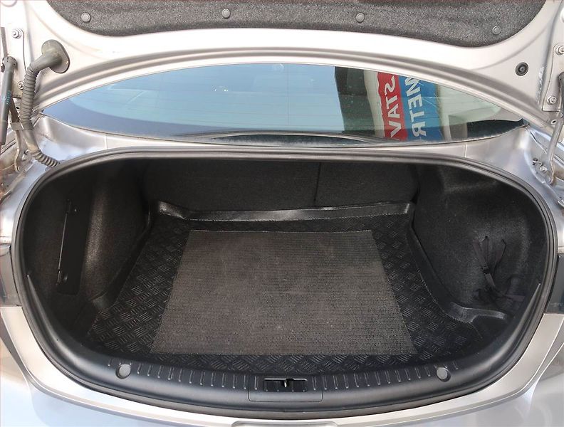 Mazda 3 (2010) 1.6, po STK, jezdí výborně - fotka 13 z 14