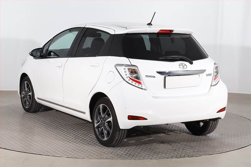 Toyota Yaris (2014) 1.33 Dual VVT-i, Tempomat - fotka 4 z 22