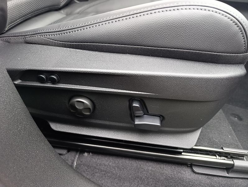 Alfa Romeo Stelvio Veloce 2,0 Turbo 280k AWD - fotka 32 z 32
