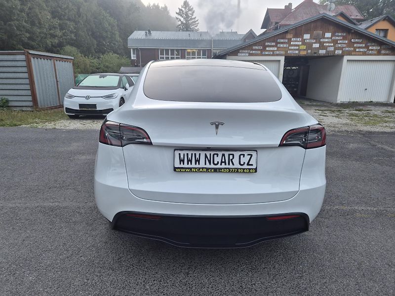 Tesla Model Y RWD 220kw TZ SOH 93,1 % - fotka 8 z 50