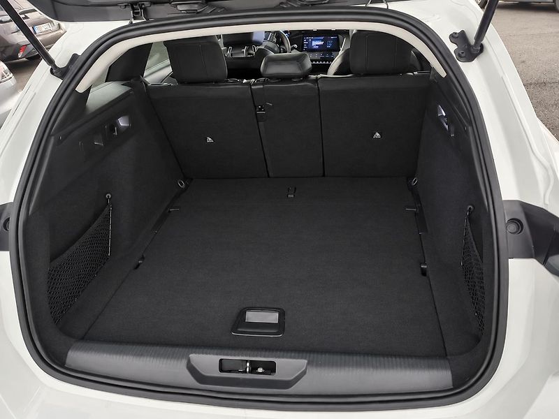 Peugeot 308 (2023) 1.5HDI,ČR,AT,ZÁRUKA,SERVIS - fotka 9 z 9
