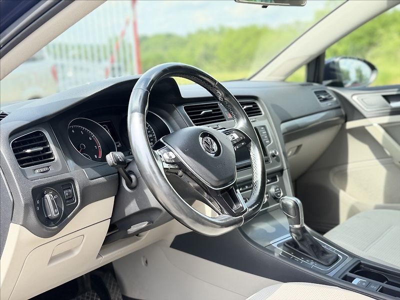 Volkswagen Golf TSI DSG F1 NAVI SERVISKA - fotka 10 z 32