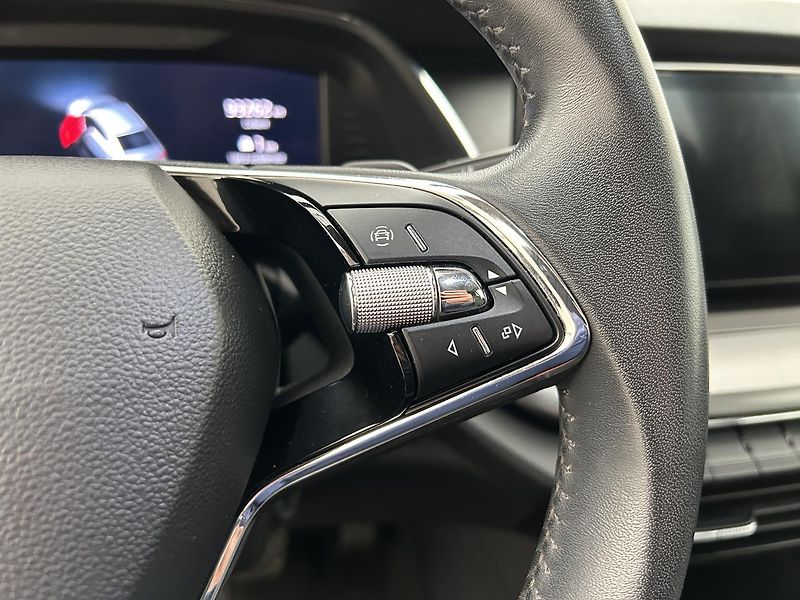 Škoda Octavia 1.0 TSI Ambiente plus - fotka 12 z 23