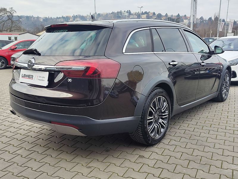 Opel Insignia 2.0 CDTI/125kW Sports AT  4x4 - fotka 5 z 33