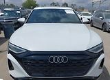 Audi Q8 e-tron (2024) Auto na cestě - náhled 8