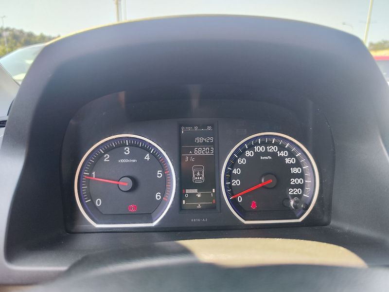 Honda CR-V 2.2 i-CDTI/Executive ČR 1.Maji - fotka 14 z 25