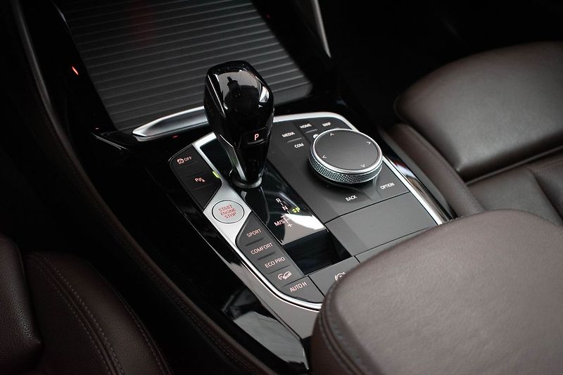 BMW X4 xD30d 210kW*HEAD-UP*TAŽNÉ*ČR - fotka 23 z 44