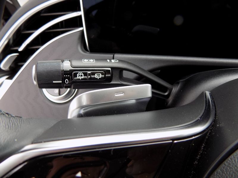 Mercedes-Benz Třídy E (2024) 300de/Digital-Light/Hybrid/ - fotka 24 z 50