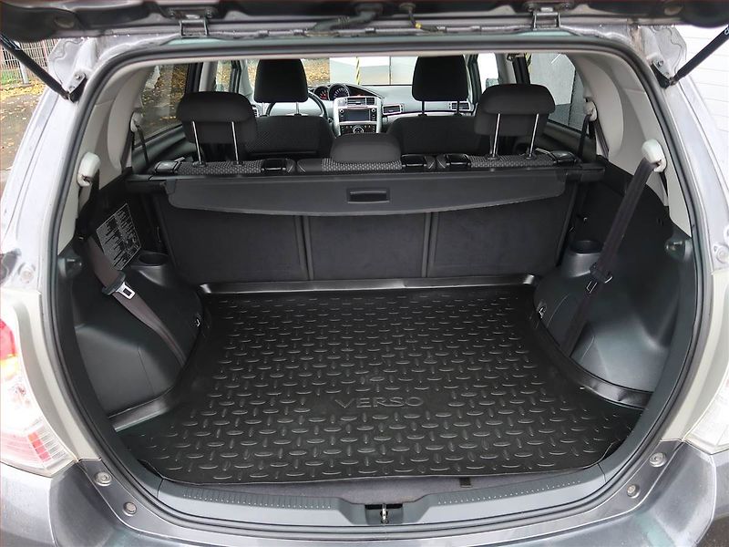 Toyota Verso (2013) 2.0 D-4D, 7 míst - fotka 13 z 18
