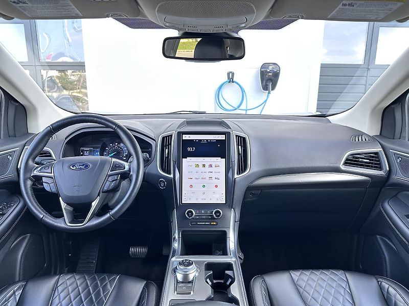 Ford Edge 2.0L EcoBoost 4x4 Titanium - fotka 6 z 22