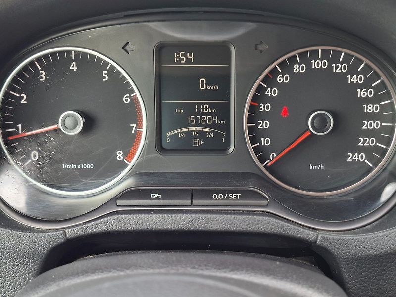 Volkswagen Polo (2012) 1.4i 63kW STYLE -VÝBAVA! - fotka 15 z 37