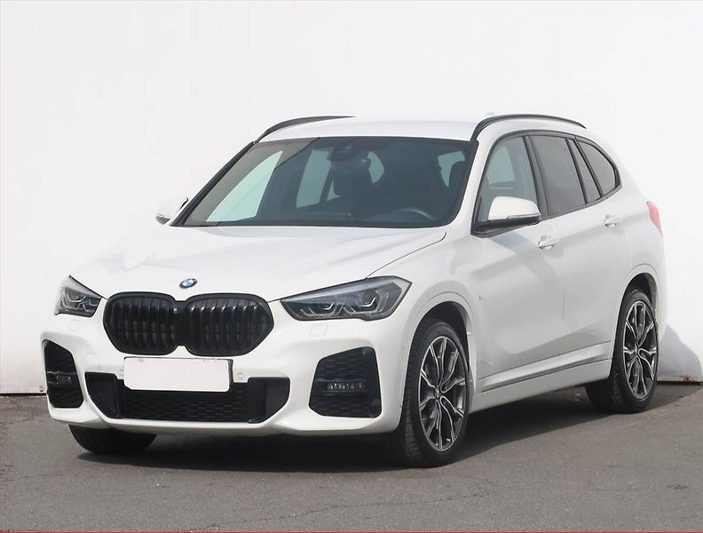 BMW X1 (2022) M Sport xDrive18d, M-Paket - fotka 2 z 27