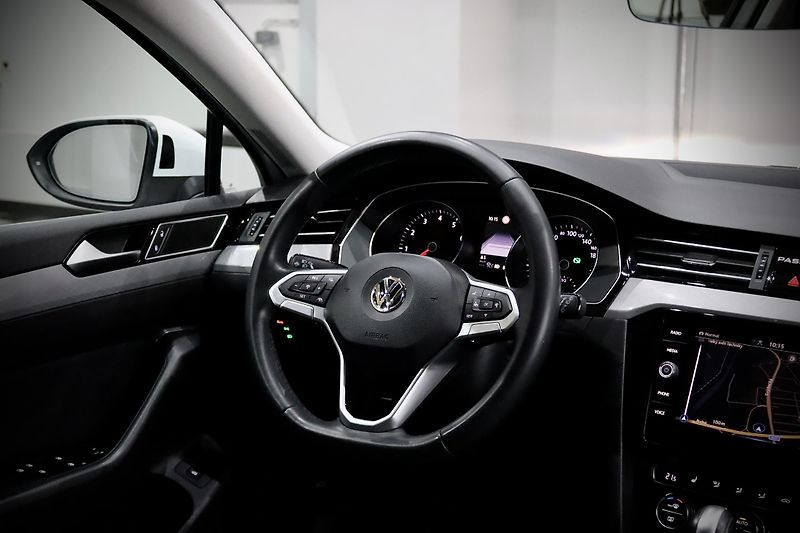 Volkswagen Passat B8 FL Var. 2.0 TSI 140 kW DSG - fotka 16 z 46