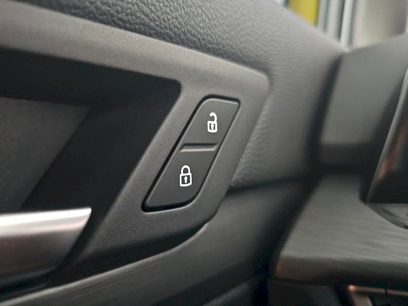 Volkswagen Golf (2021) 1,5 TSI EVO 150K STYLE - fotka 35 z 39