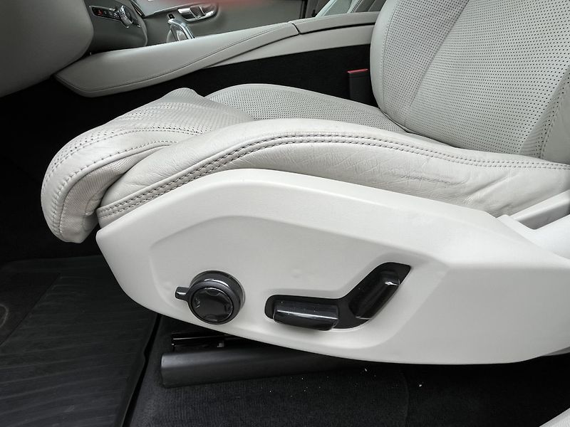 Volvo XC90 (2016) T8 AWD TWIN-ENGINE INSCRIPTION - fotka 39 z 47