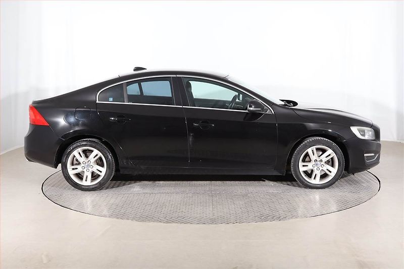 Volvo S60 (2016) D3, Automat, Serv.kniha, Kůže - fotka 6 z 25