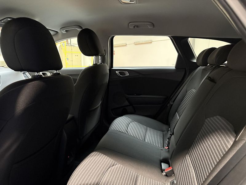Kia Ceed 1.5 T-GDI 118kW Top SW DCT - fotka 11 z 13