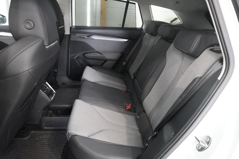 Škoda Enyaq iV 80 LOFT 15kw TZ SOH 97% - fotka 7 z 8