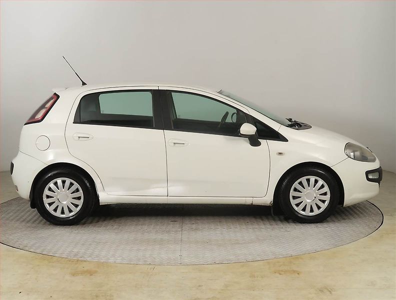 Fiat Punto Evo (2010) 1.2, nová STK, jezdí dobře - fotka 6 z 15