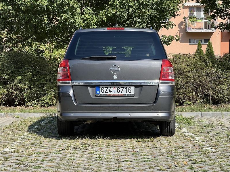 Opel Zafira (2012) - fotka 4 z 21