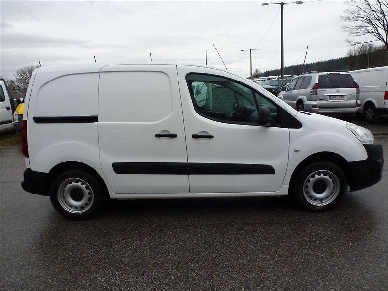 Citroën Berlingo 1,6 HDI 3míst Tažné,Klima,Temp - fotka 6 z 49