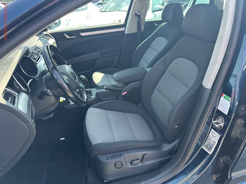 Škoda Superb (2011) 1.6 TDi, Ambition - fotka 9 z 18