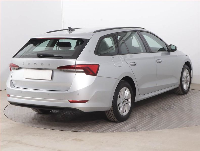 Škoda Octavia (2023) Ambition 2.0 TDI, ČR,1.maj - fotka 5 z 15