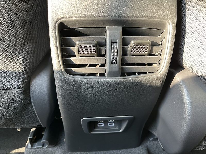 Toyota Corolla Cross 1.8L HEV Style - fotka 10 z 29