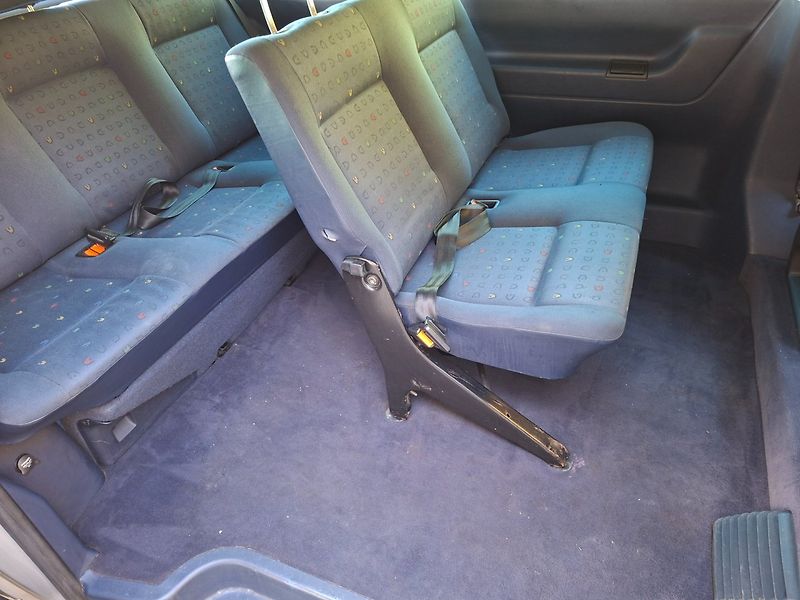 Volkswagen Caravelle (2002) 2.5TDI 111kW -7.MÍST-TAŽ.ZAŘ. - fotka 19 z 23