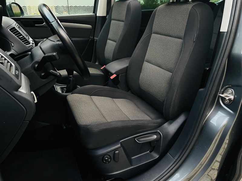 Volkswagen Sharan 2.0TDI MANUÁL 1.MAJITEL VÝHŘEV - fotka 25 z 42