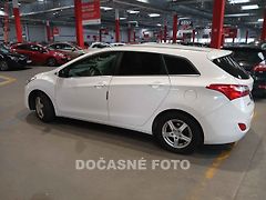Hyundai i30 (2014) 1.6 GDi, ČR, temp, park.asist - fotografie inzerátu