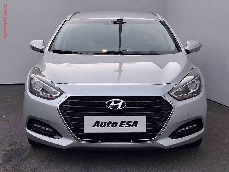 Hyundai i40 (2015) 1.7CRDi, ČR, AC - fotka 2 z 18