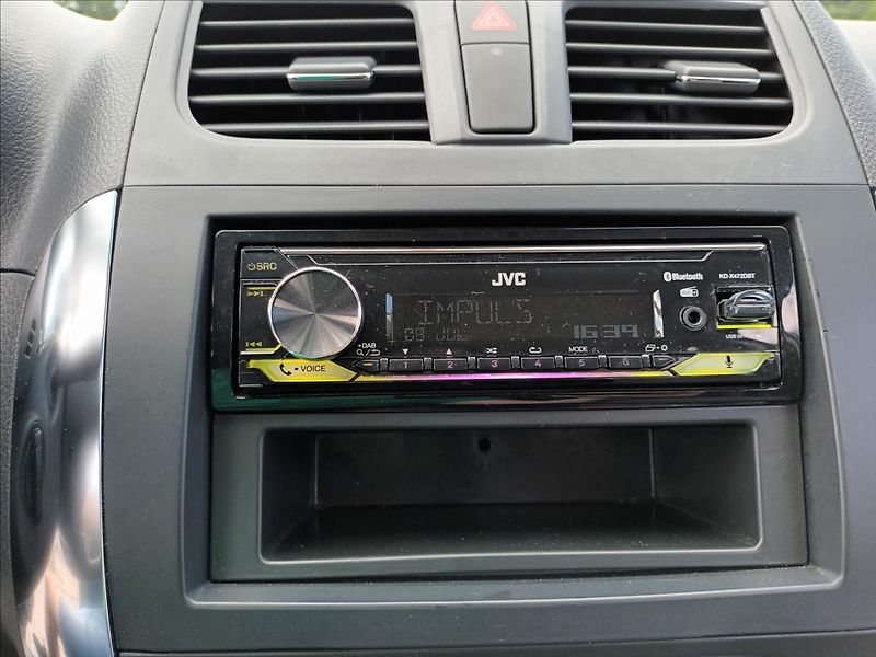 Suzuki SX4 1,6 REZERVACE - fotka 35 z 47