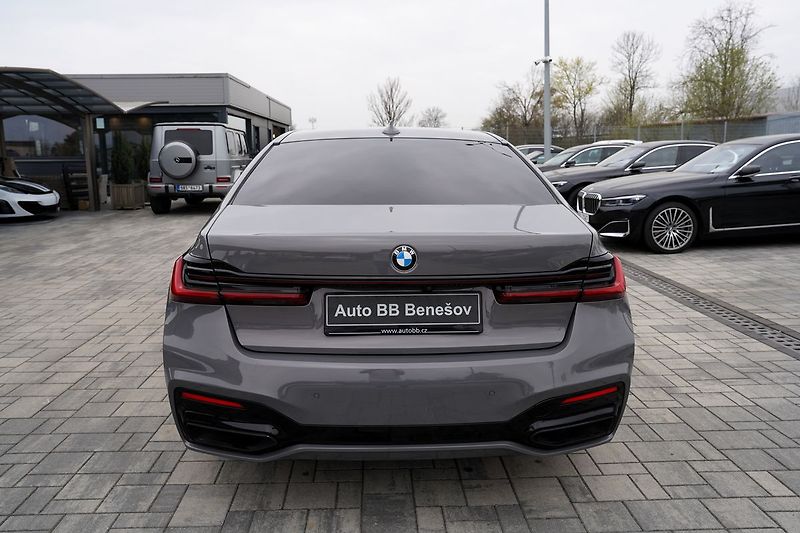 BMW Řada 7 730d xDrive/Mpaket/9AT/Lasery - fotka 5 z 47