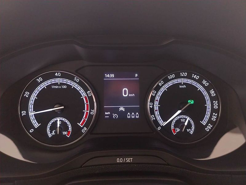 Škoda Karoq (2022) Ambition Plus 1.5 TSI - fotka 11 z 25