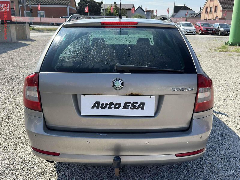 Škoda Octavia (2010) 1.6TDi, DSG - fotka 5 z 17