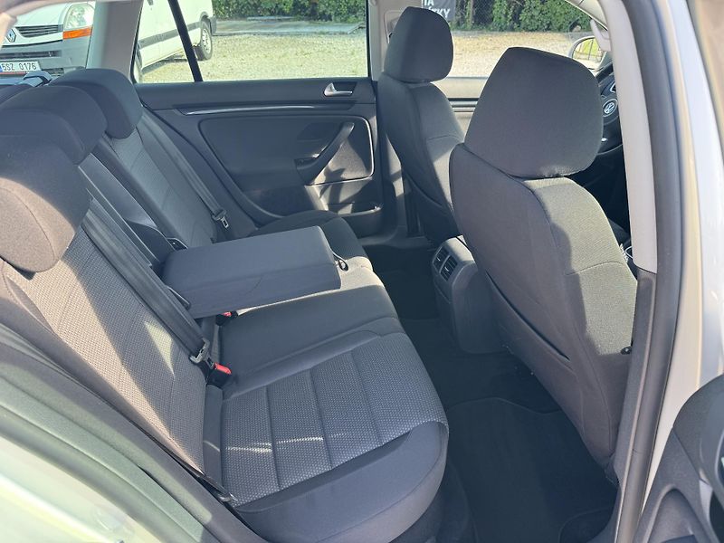 Volkswagen Golf Variant (2010) 1.4TSi,rezervace - fotka 20 z 41