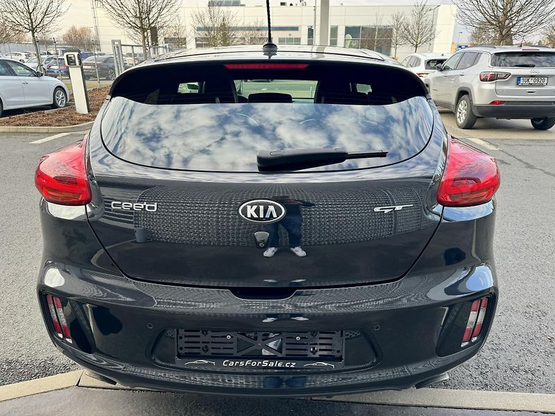 Kia Ceed (2016) 1.6 T-GDI 150kW GT Plus RECARO - fotka 7 z 25