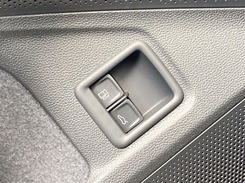 Škoda Superb (2025) Combi iV 1.5 TSI DSG SportLine - fotka 26 z 40