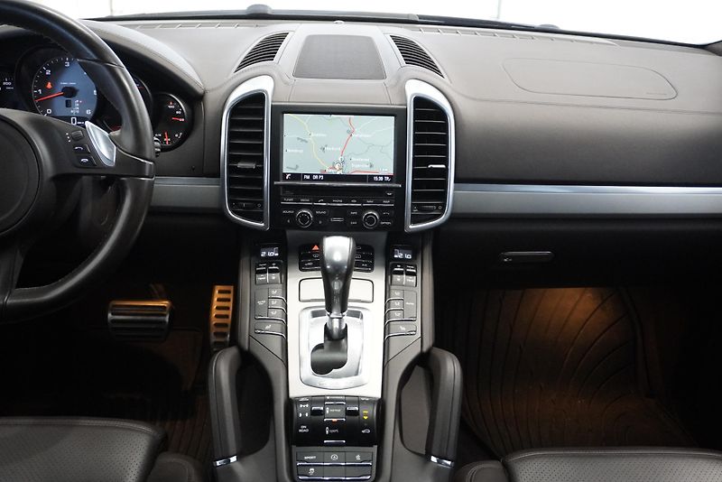 Porsche Cayenne 4,2 TDI V8 4WD AUT. - fotka 24 z 31