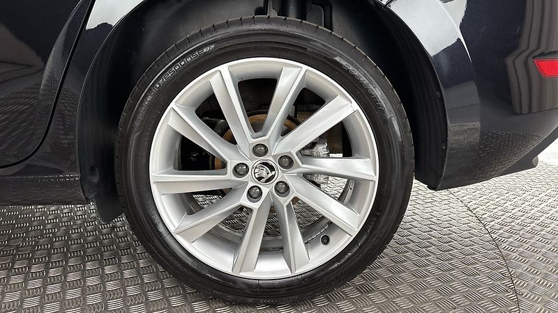 Škoda Scala 1.5 TSI DSG Style - fotka 19 z 26