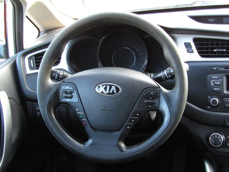 Kia Ceed (2014) 1.4 CRDi, ČR, AC, TZ, temp - fotka 12 z 15