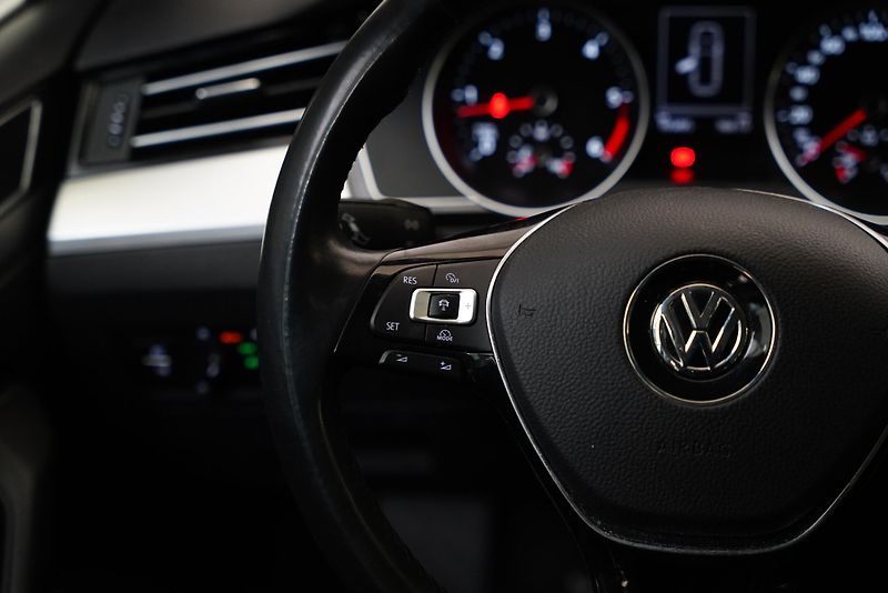 Volkswagen Passat - fotka 15 z 26