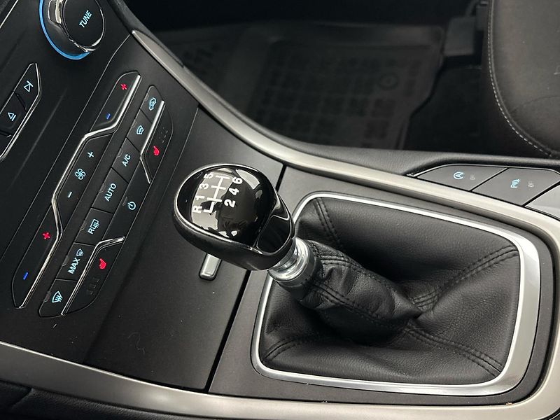 Ford Galaxy MPV - fotka 20 z 29